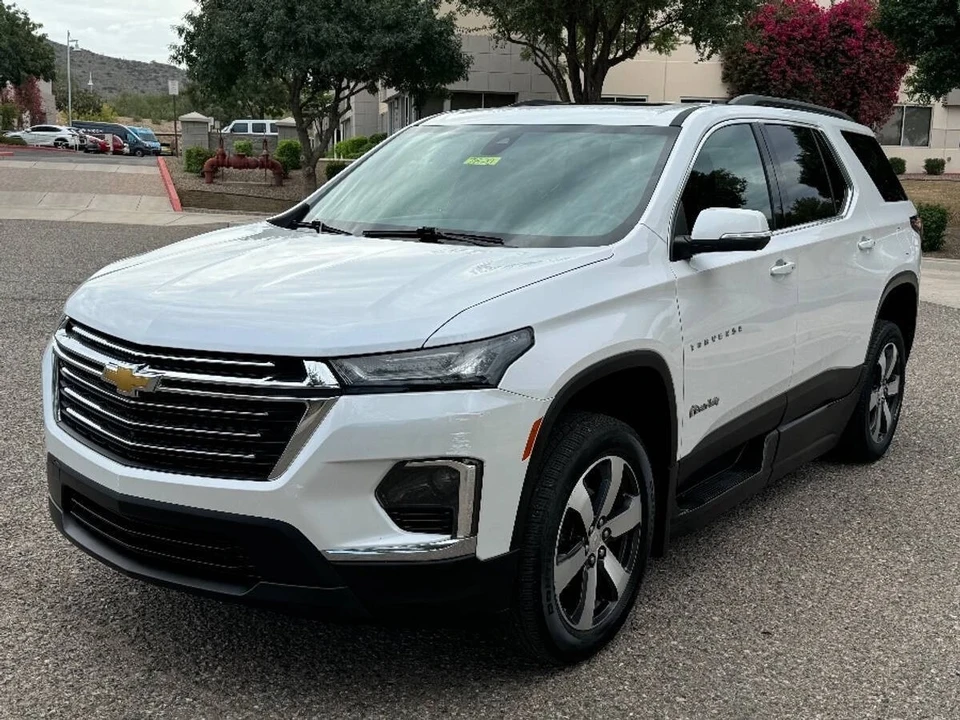 2023 Chevrolet Traverse - Image 13 of 15