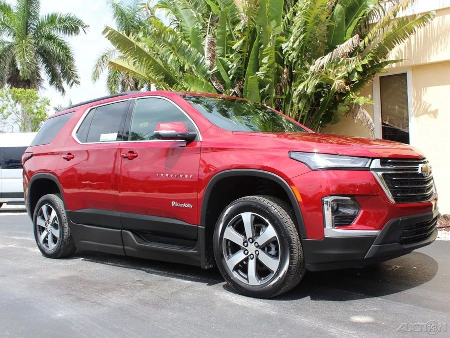 2023 Chevrolet Traverse - Image 3 of 12