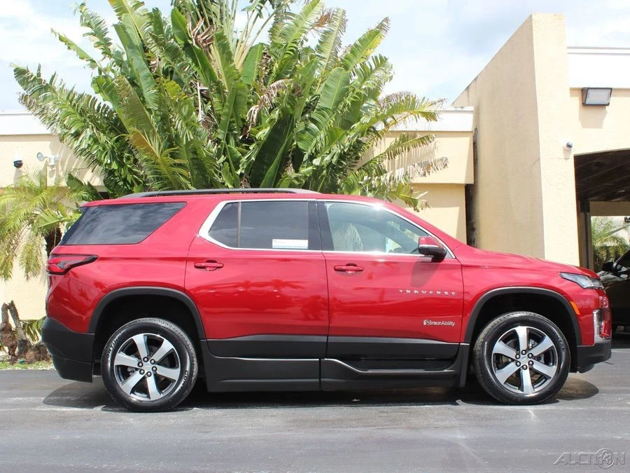2023 Chevrolet Traverse - Image 4 of 12