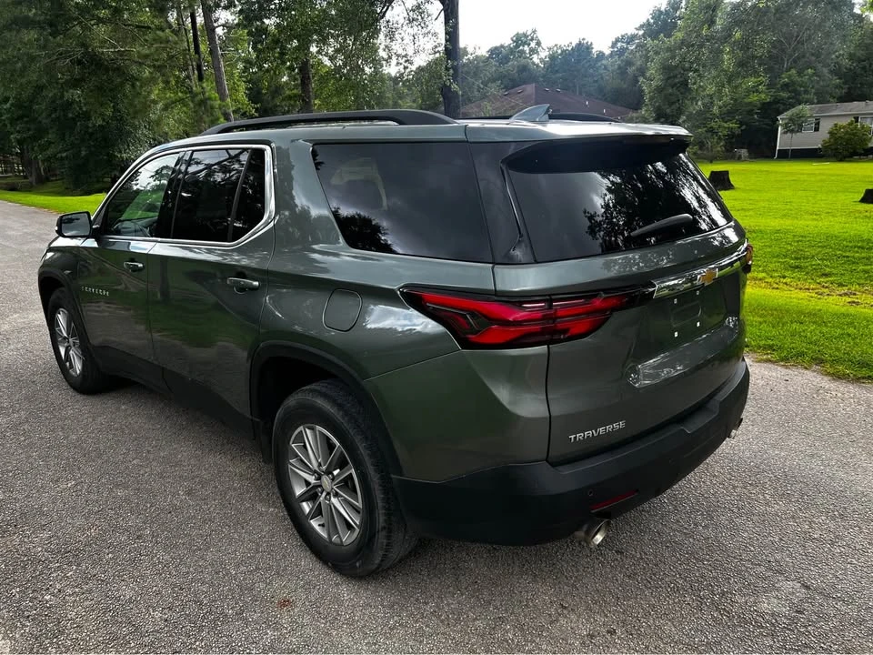 2023 Chevrolet Traverse - Image 4 of 9