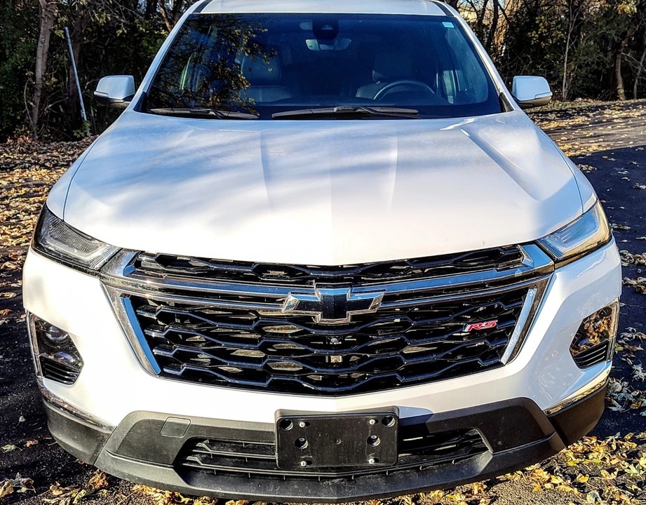 2023 Chevrolet Traverse - Image 2 of 13
