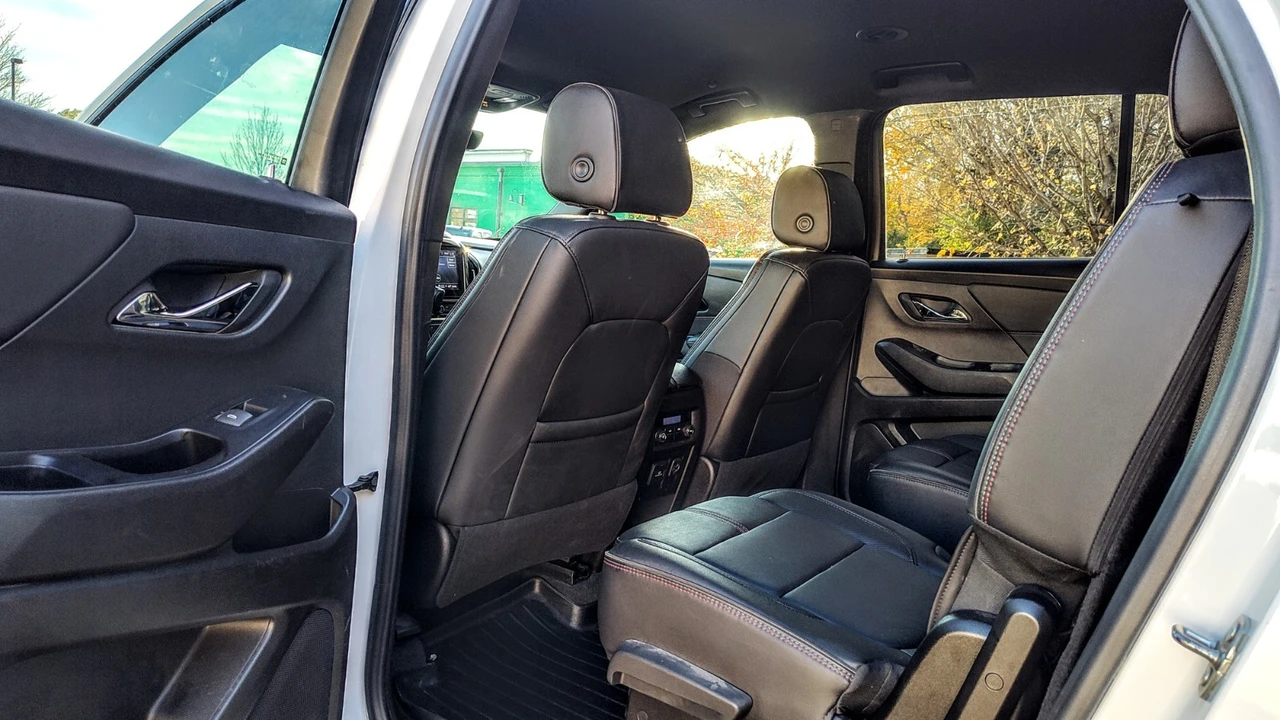 2023 Chevrolet Traverse - Image 9 of 13