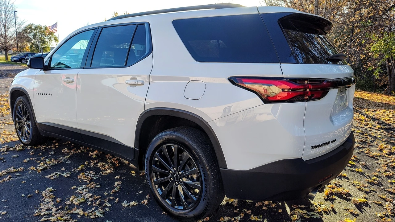 2023 Chevrolet Traverse - Image 7 of 13