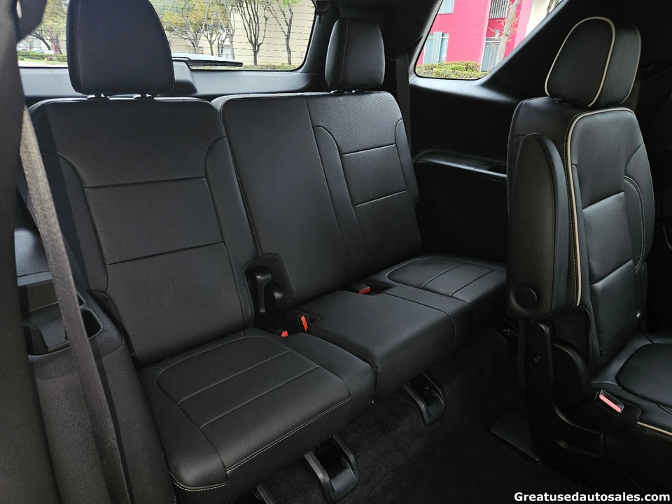 2023 Chevrolet Traverse - Image 16 of 21