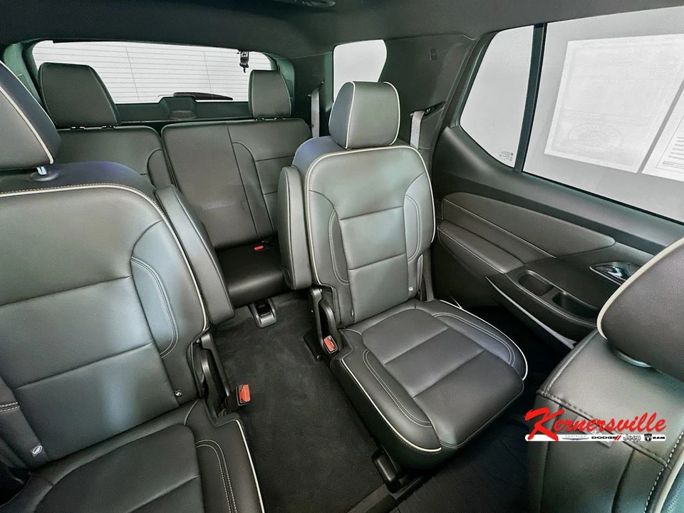 2023 Chevrolet Traverse - Image 14 of 21
