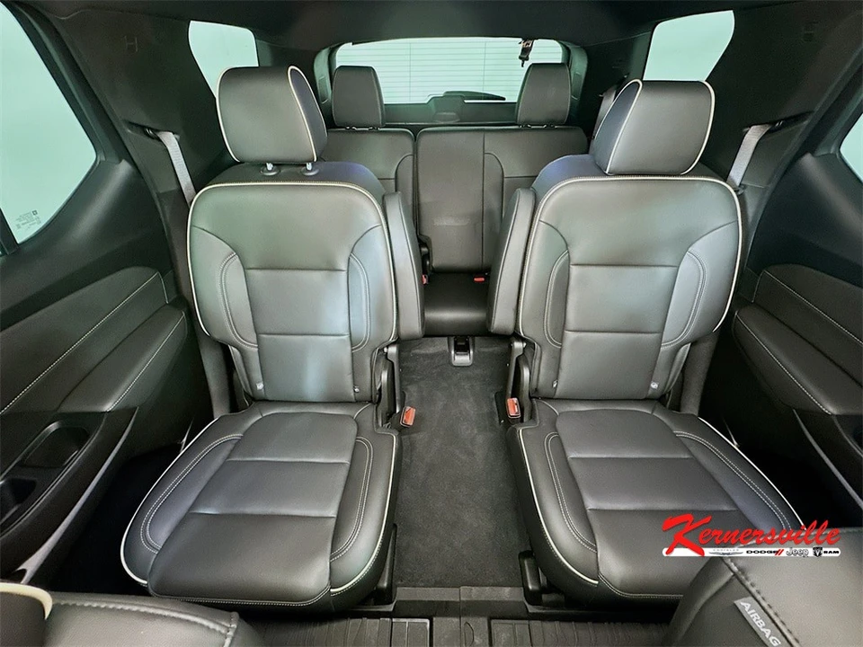 2023 Chevrolet Traverse - Image 13 of 21
