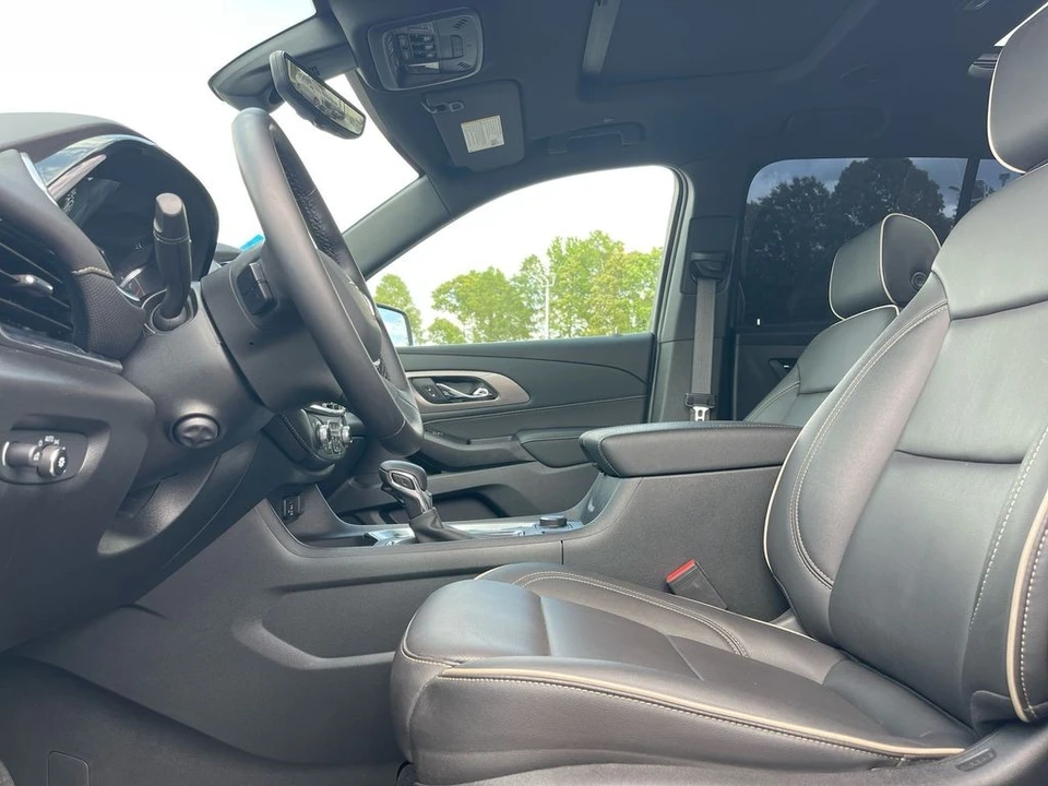 2023 Chevrolet Traverse - Image 9 of 12