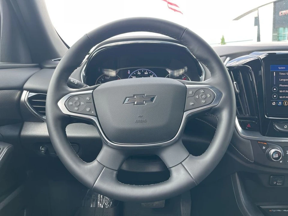2023 Chevrolet Traverse - Image 16 of 21