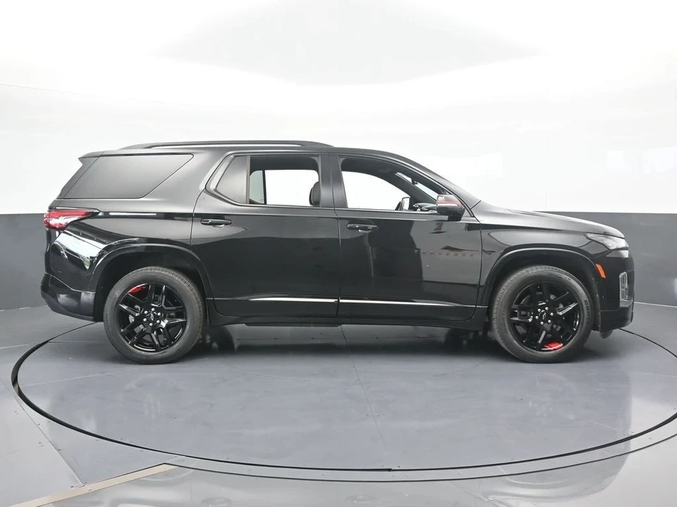 2023 Chevrolet Traverse - Image 7 of 12
