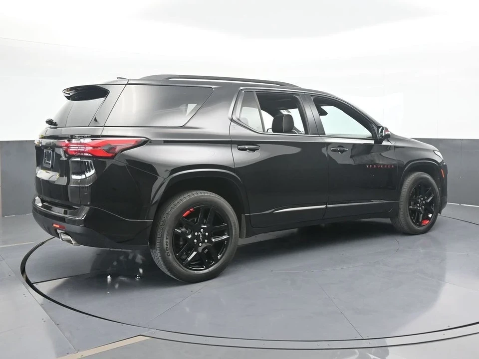 2023 Chevrolet Traverse - Image 6 of 12