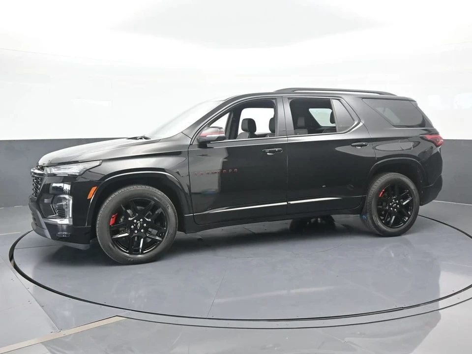 2023 Chevrolet Traverse - Image 2 of 12