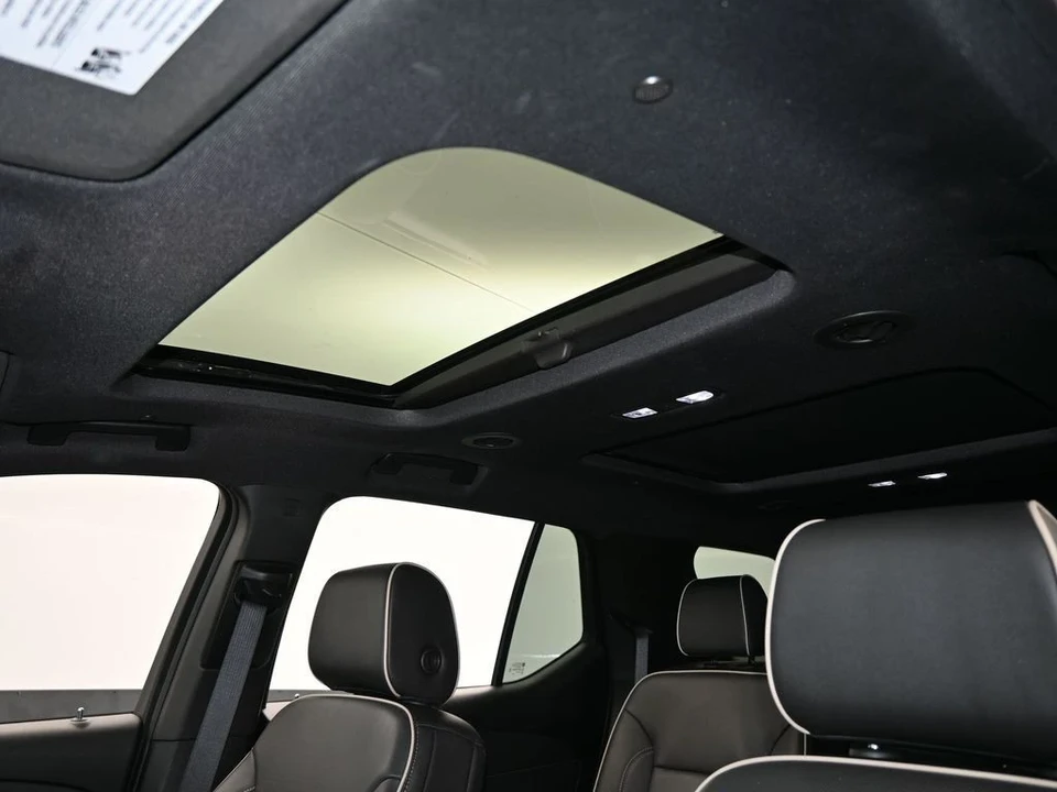 2023 Chevrolet Traverse - Image 11 of 12