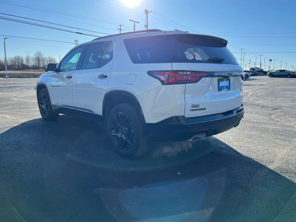2023 Chevrolet Traverse - Image 7 of 12