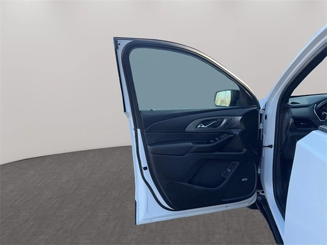 2023 Chevrolet Traverse - Image 11 of 12
