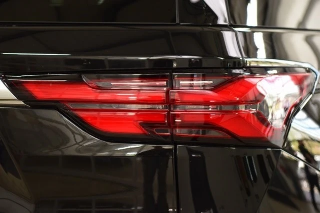2023 Chevrolet Traverse - Image 9 of 12