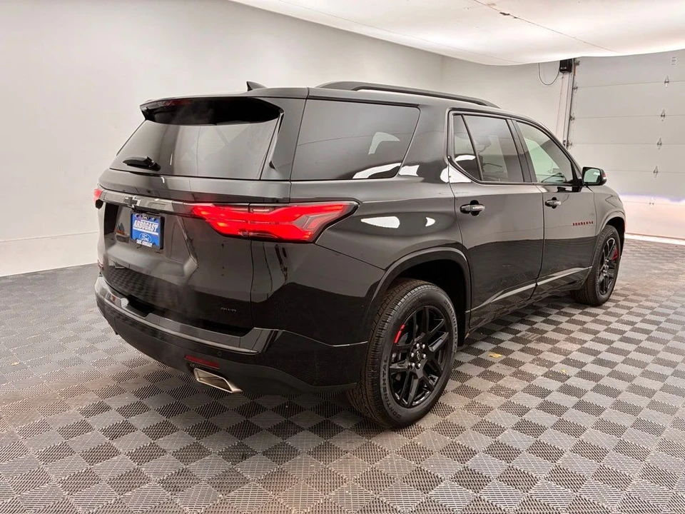 2023 Chevrolet Traverse - Image 9 of 12