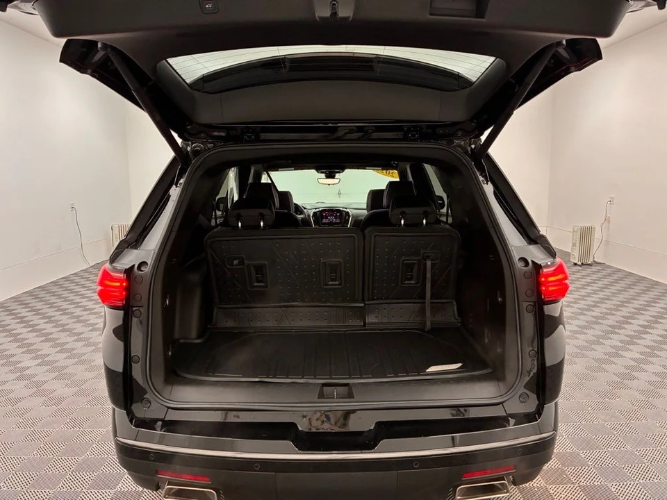 2023 Chevrolet Traverse - Image 11 of 12