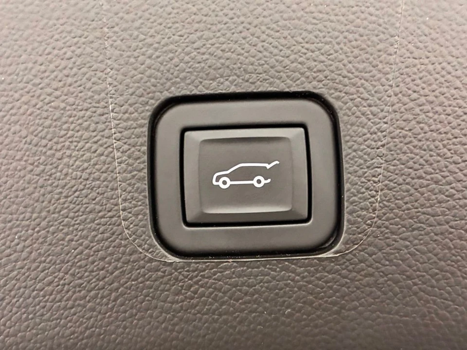 2023 Chevrolet Traverse - Image 12 of 12