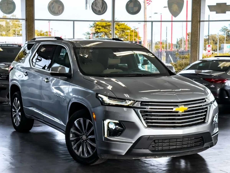 2023 Chevrolet Traverse - Image 2 of 21