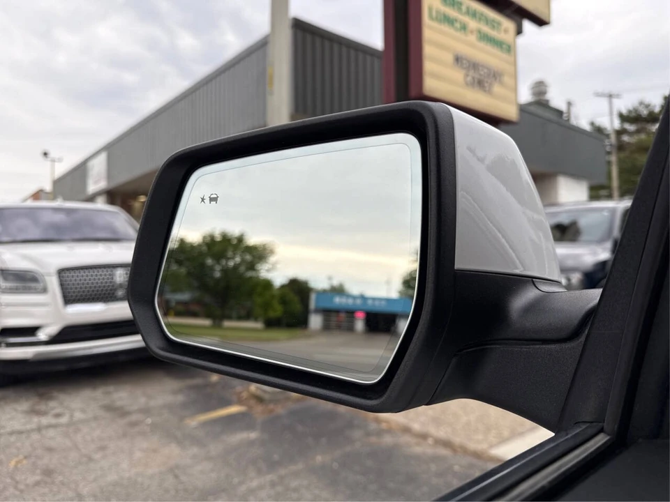 2023 Chevrolet Traverse - Image 18 of 21