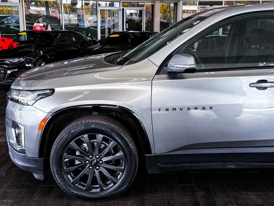 2023 Chevrolet Traverse - Image 7 of 12