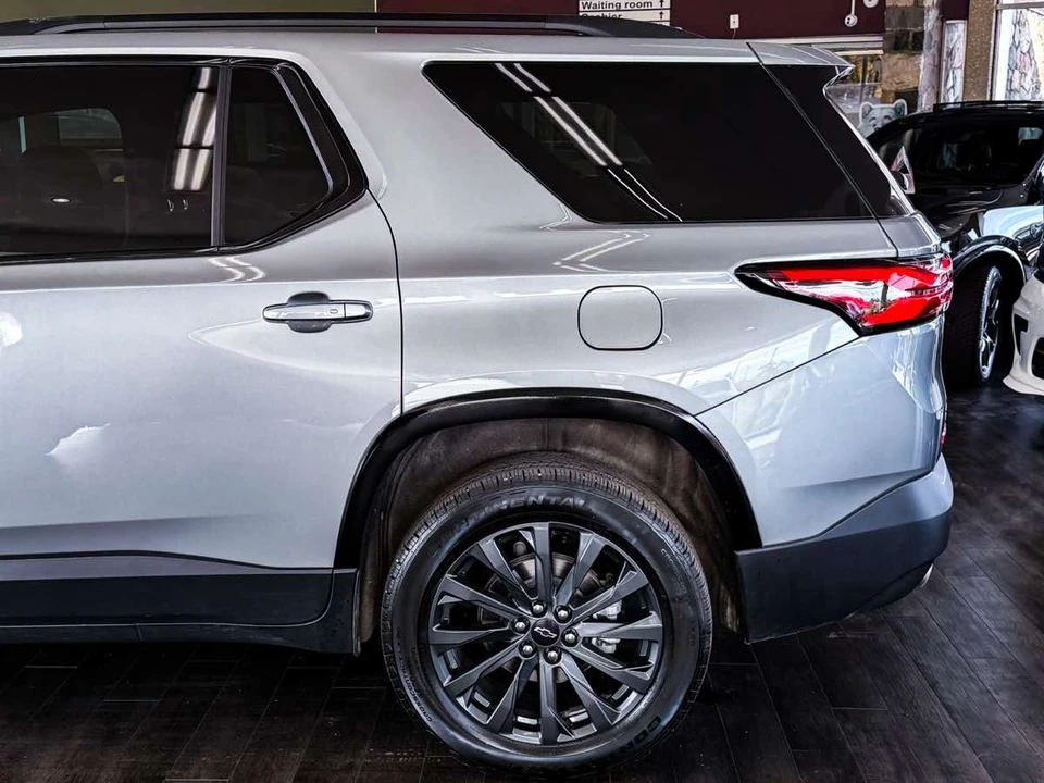 2023 Chevrolet Traverse - Image 9 of 12