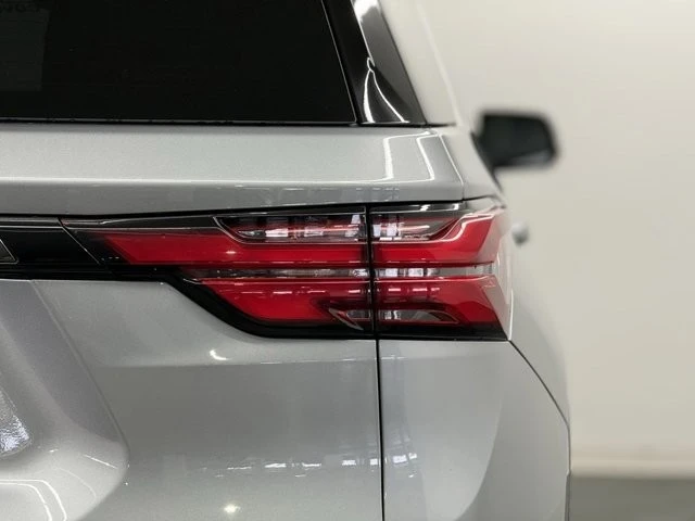 2023 Chevrolet Traverse - Image 7 of 12