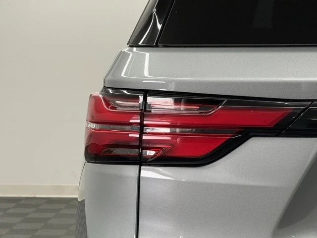 2023 Chevrolet Traverse - Image 9 of 12