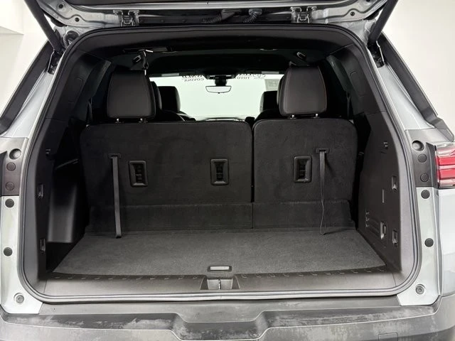 2023 Chevrolet Traverse - Image 11 of 12