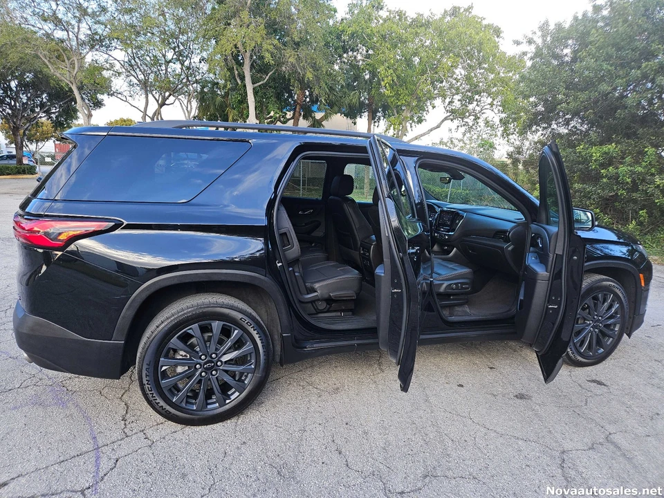 2023 Chevrolet Traverse - Image 8 of 21