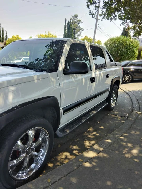 2023 Chevrolet Avalanche - Image 3 of 6