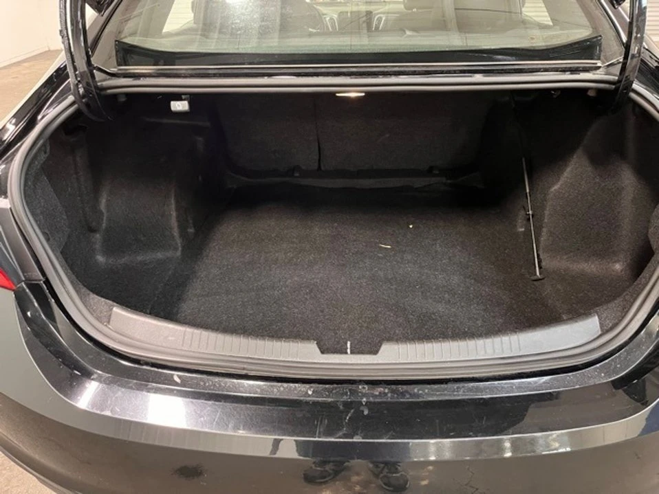 2023 Chevrolet Malibu - Image 15 of 20