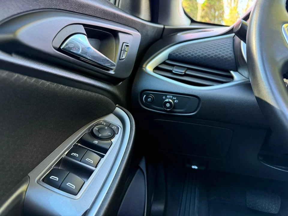 2023 Chevrolet Malibu - Image 15 of 18