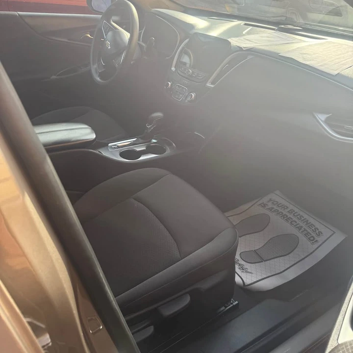 2023 Chevrolet Malibu - Image 2 of 2
