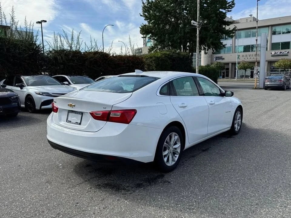 2023 Chevrolet Malibu - Image 10 of 11