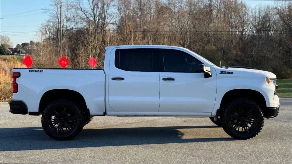2023 Chevrolet Silverado 4th Gen - Image 2 of 20