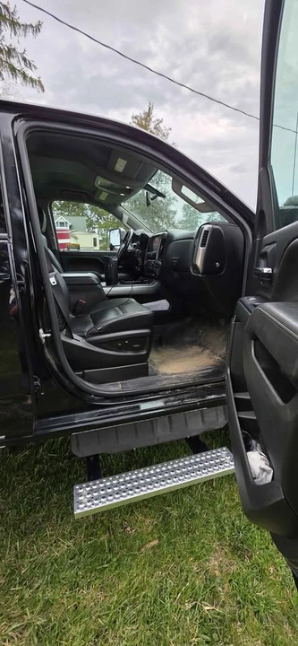2023 Chevrolet Silverado - Image 5 of 15