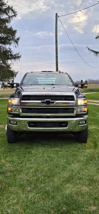 2023 Chevrolet Silverado - Image 2 of 15