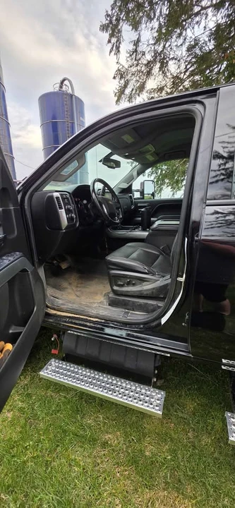 2023 Chevrolet Silverado - Image 8 of 15