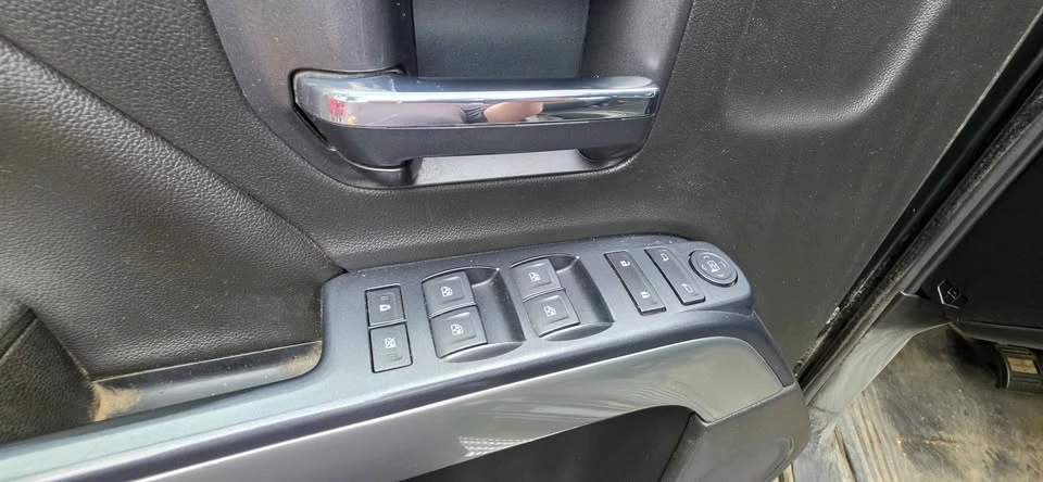 2023 Chevrolet Silverado - Image 9 of 15