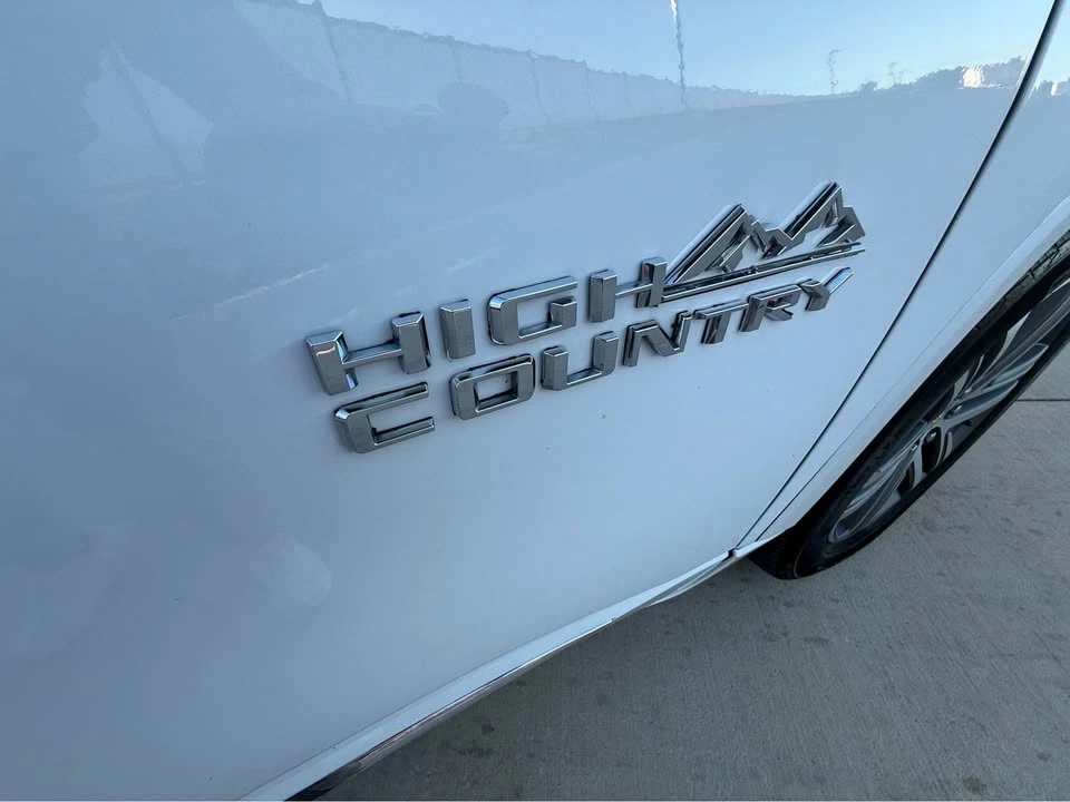 2023 Chevrolet Traverse - Image 7 of 8
