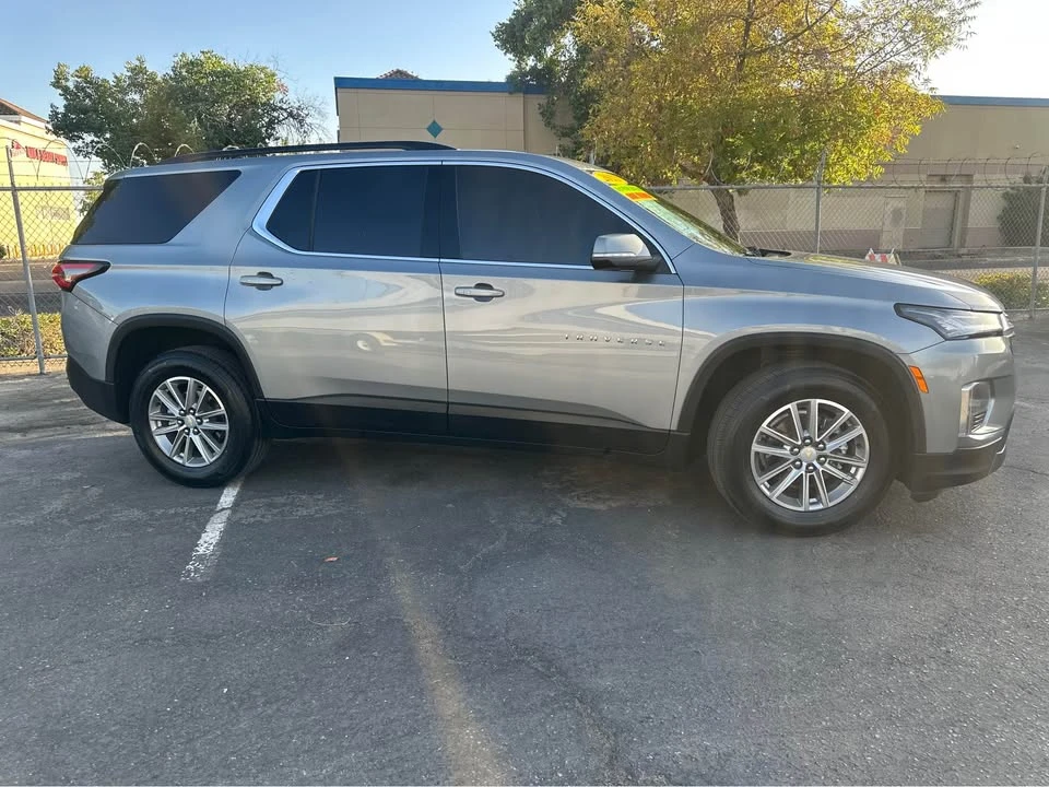 2023 Chevrolet Traverse - Image 3 of 11