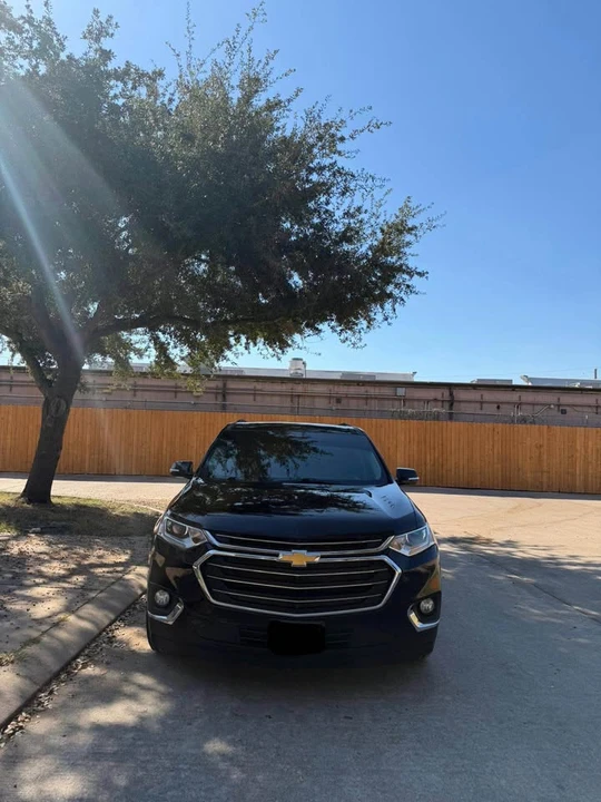 2023 Chevrolet Traverse - Image 2 of 15