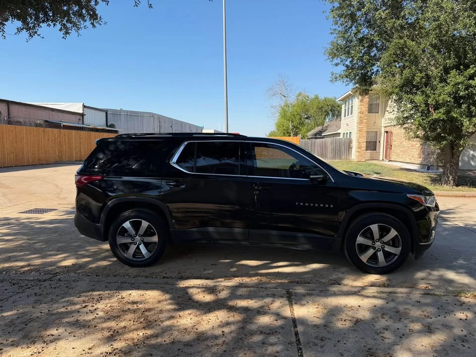 2023 Chevrolet Traverse - Image 5 of 15