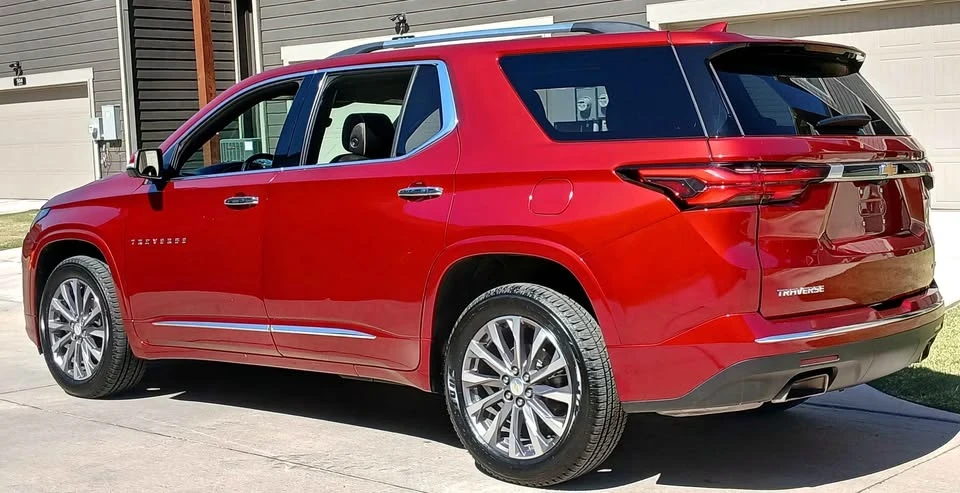 2023 Chevrolet Traverse - Image 2 of 11