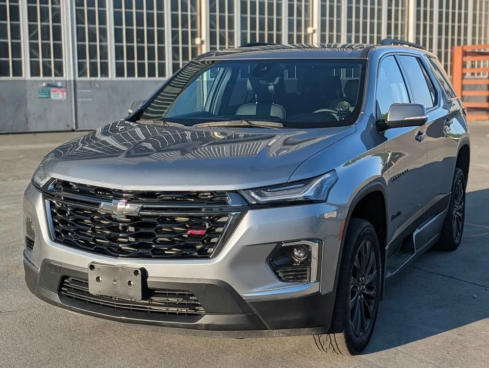 2023 Chevrolet Traverse - Image 2 of 17