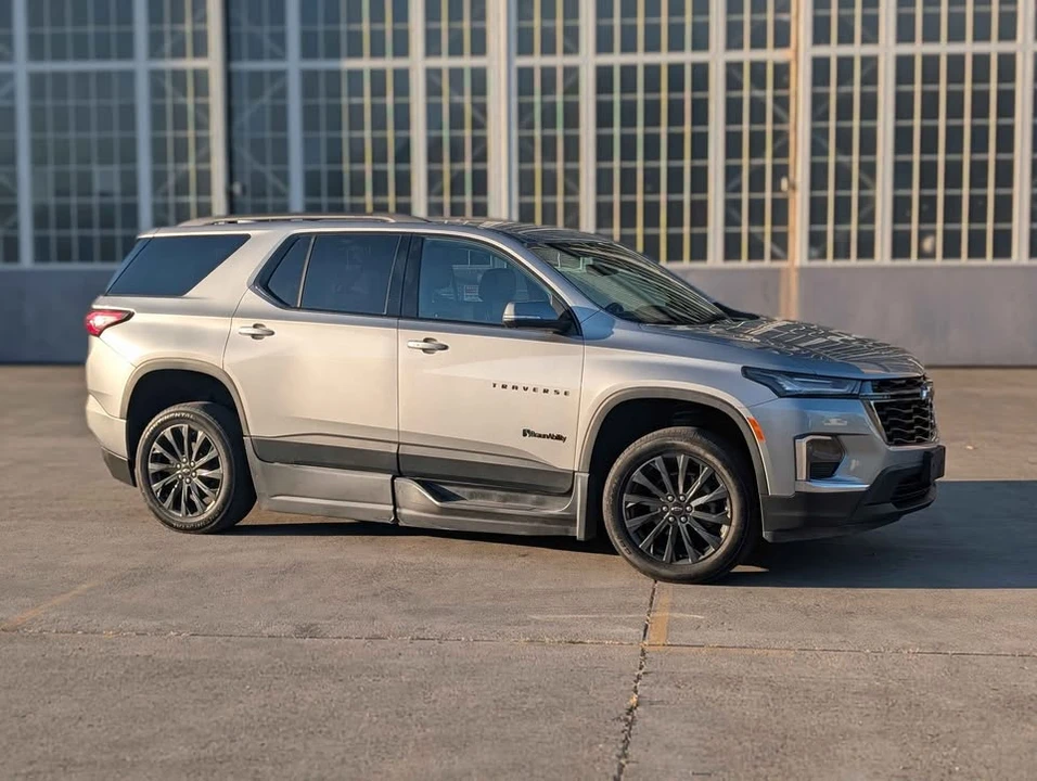 2023 Chevrolet Traverse - Image 6 of 17
