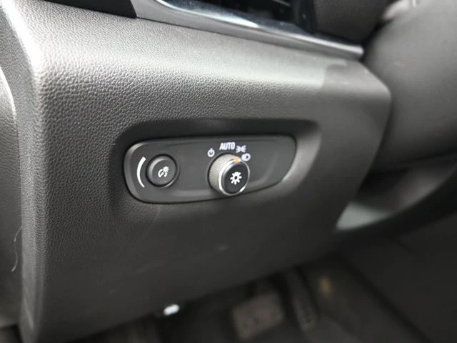 2023 Chevrolet Traverse - Image 18 of 19
