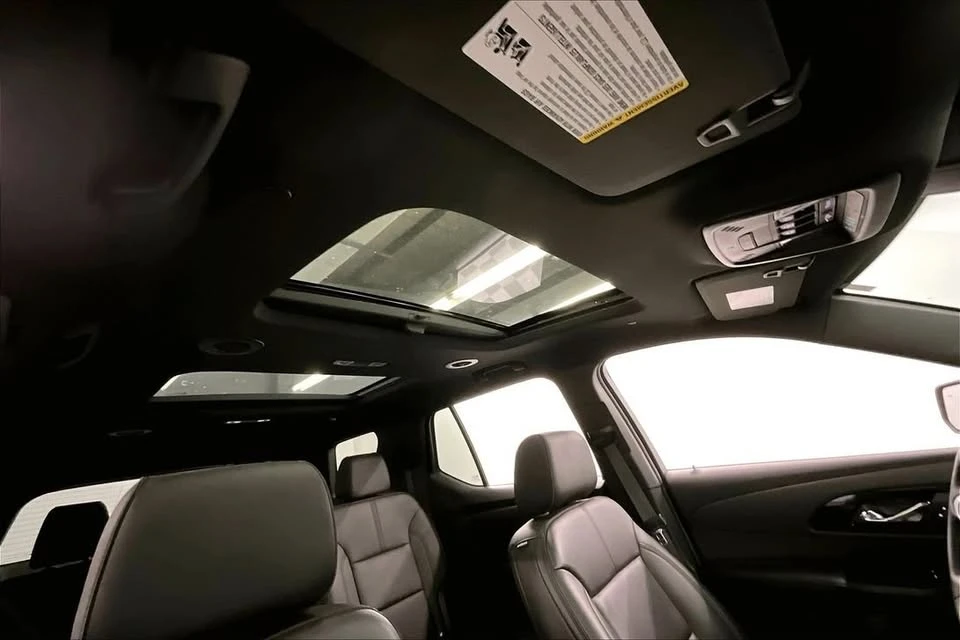 2023 Chevrolet Traverse - Image 12 of 15