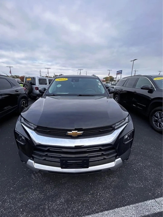 2023 Chevrolet Trax - Image 2 of 14